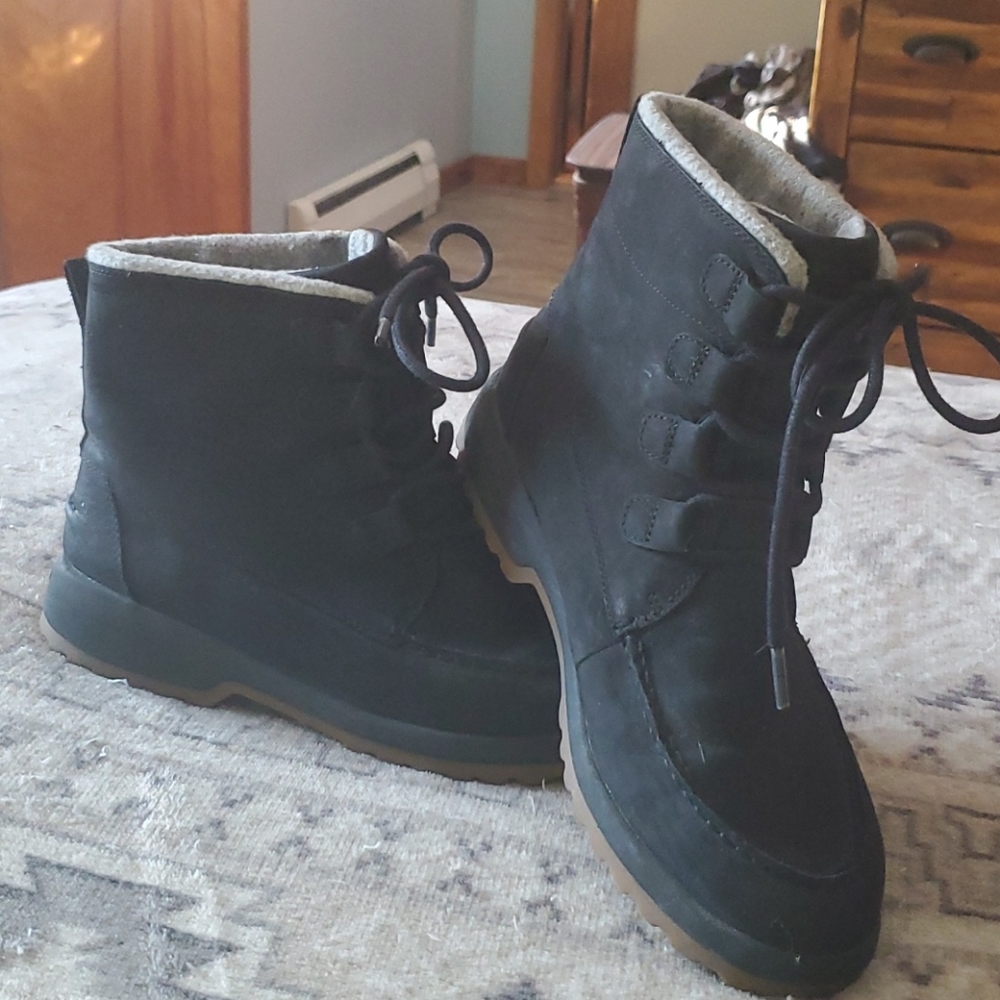 Sperry ankle boots